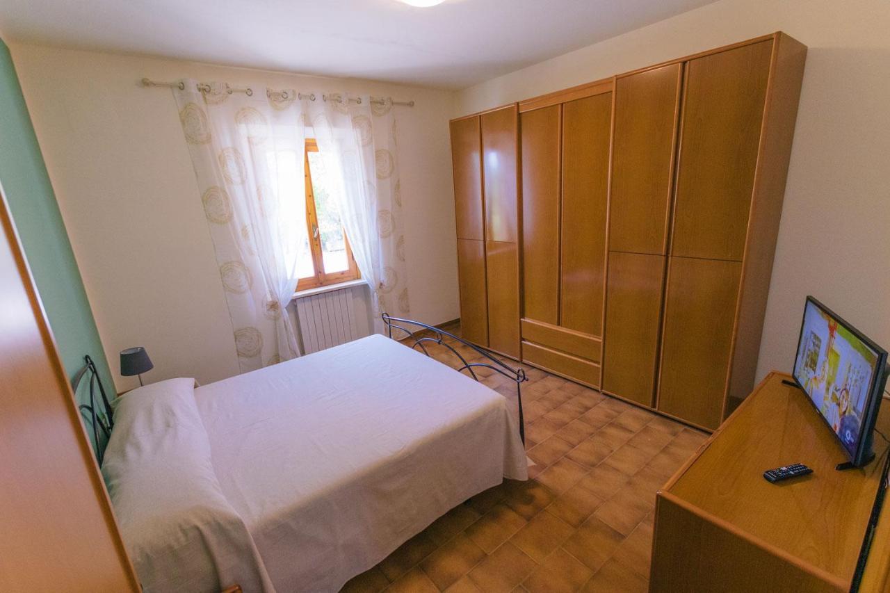 Podere La Vignata Toiano Екстериор снимка