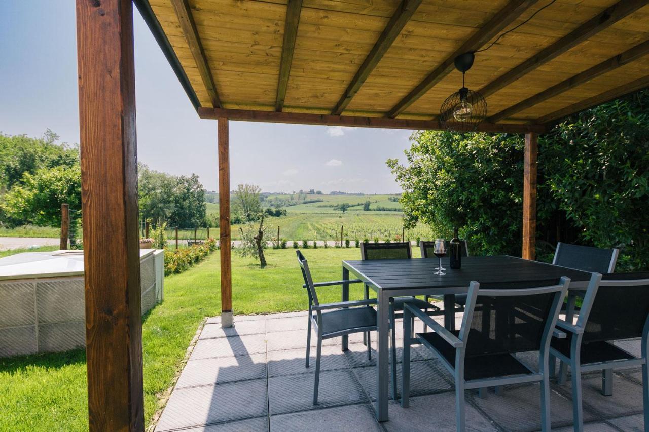 Podere La Vignata Toiano Екстериор снимка