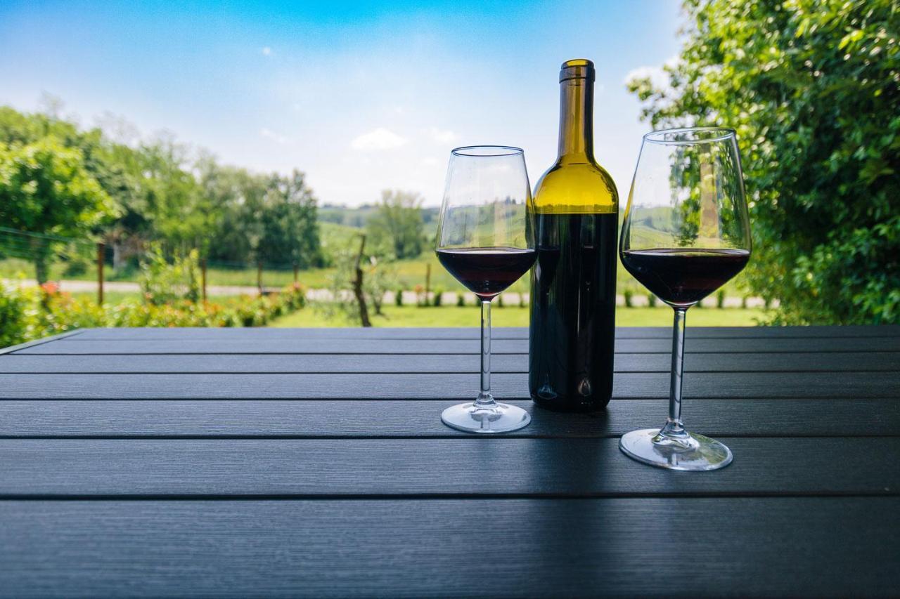 Podere La Vignata Toiano Екстериор снимка